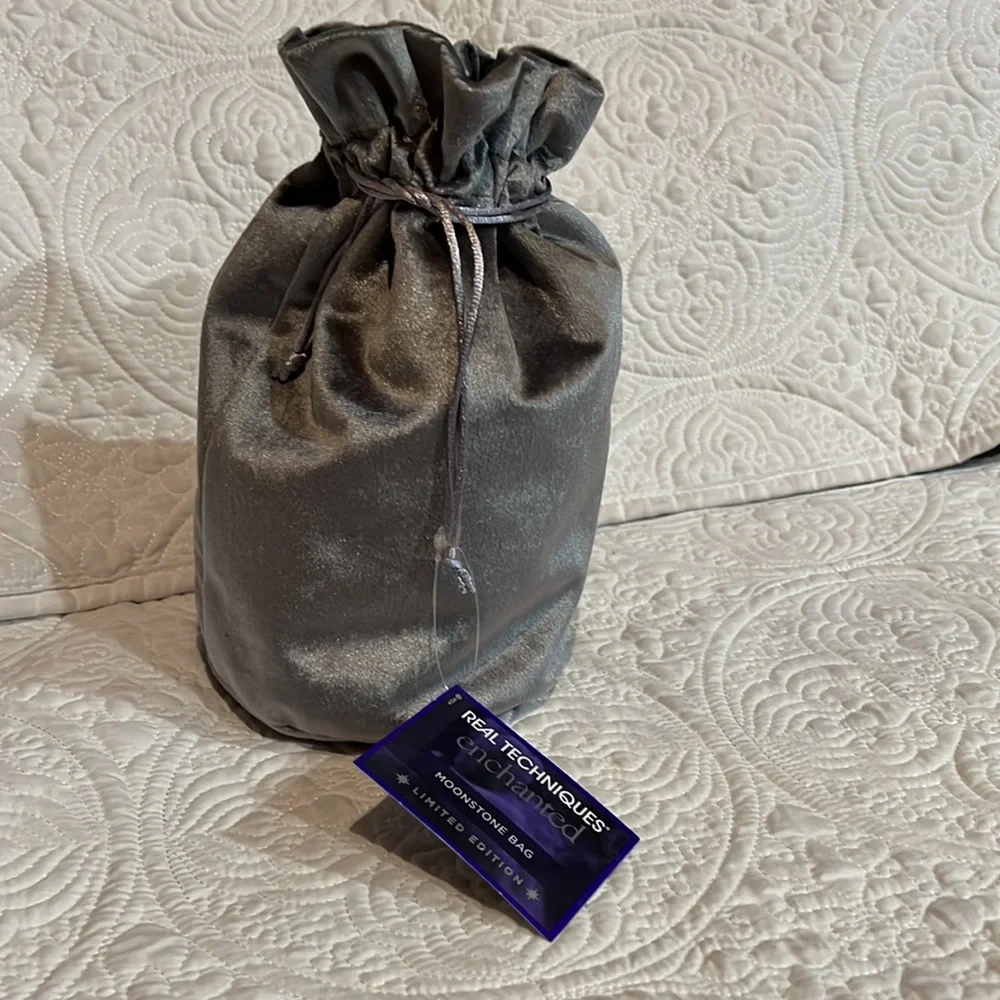 Real Techniques Enchanted‎ Moonstone Bag, NWT